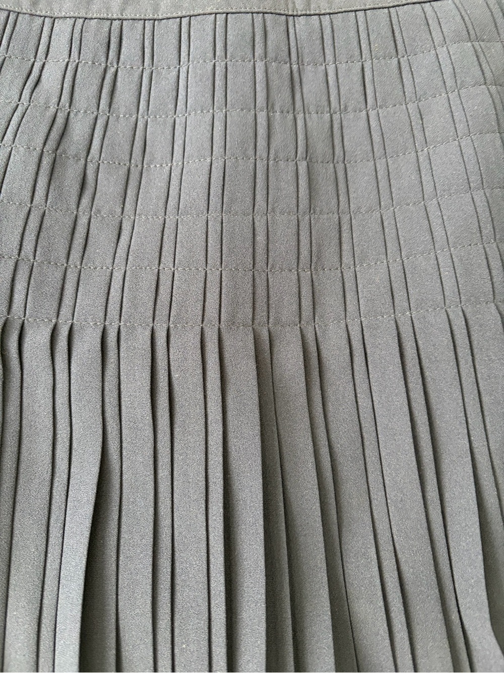 J Crew Pleated Mini Skirt in Navy - Picture 3 of 5